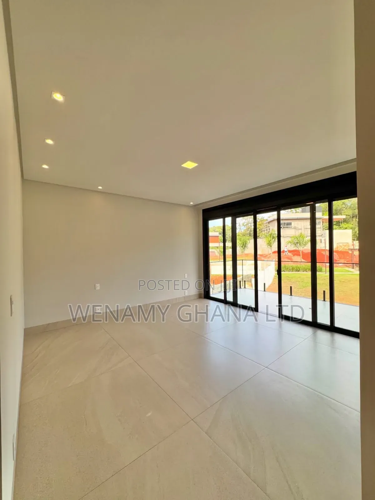 4bdrm Duplex in Accra for sale