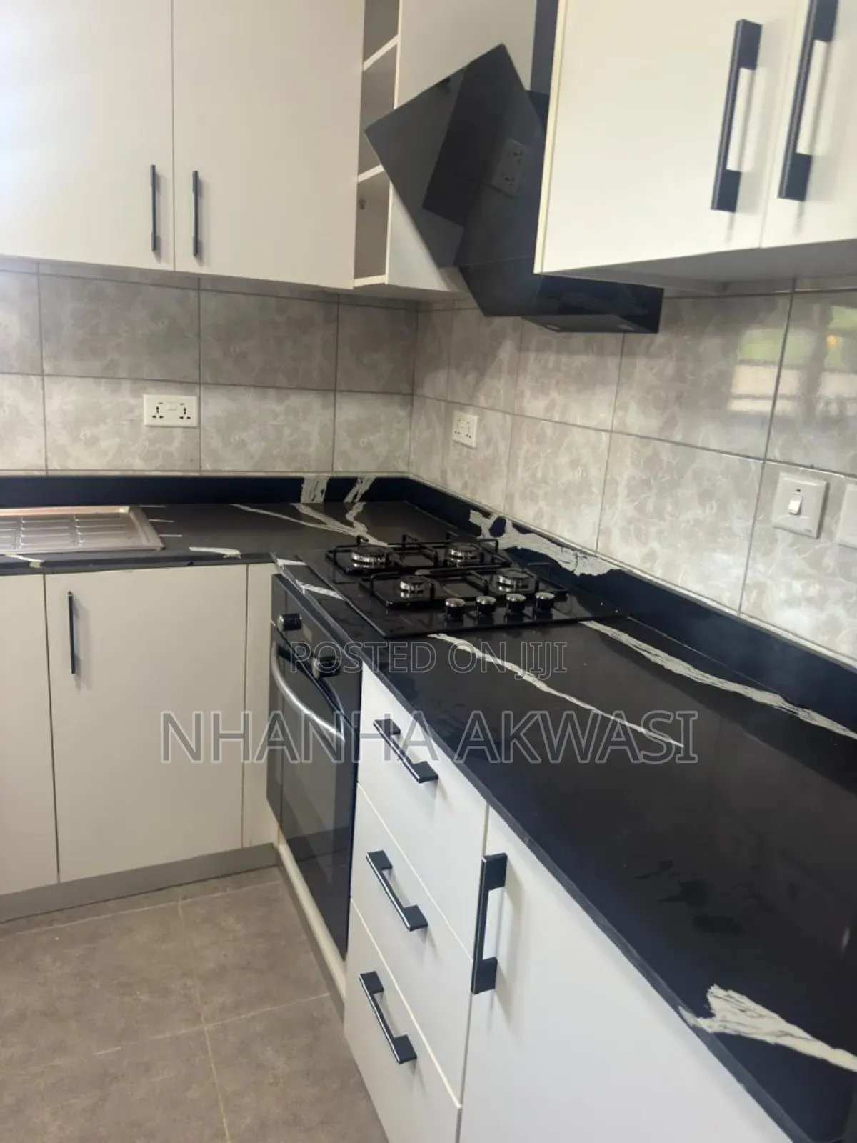 4bdrm House in Sakumono, Tema Metropolitan for sale