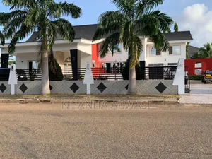 5bdrm House in Airport Hills, Tema Metropolitan for sale