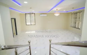 4bdrm House in Community 14, Tema Metropolitan for sale