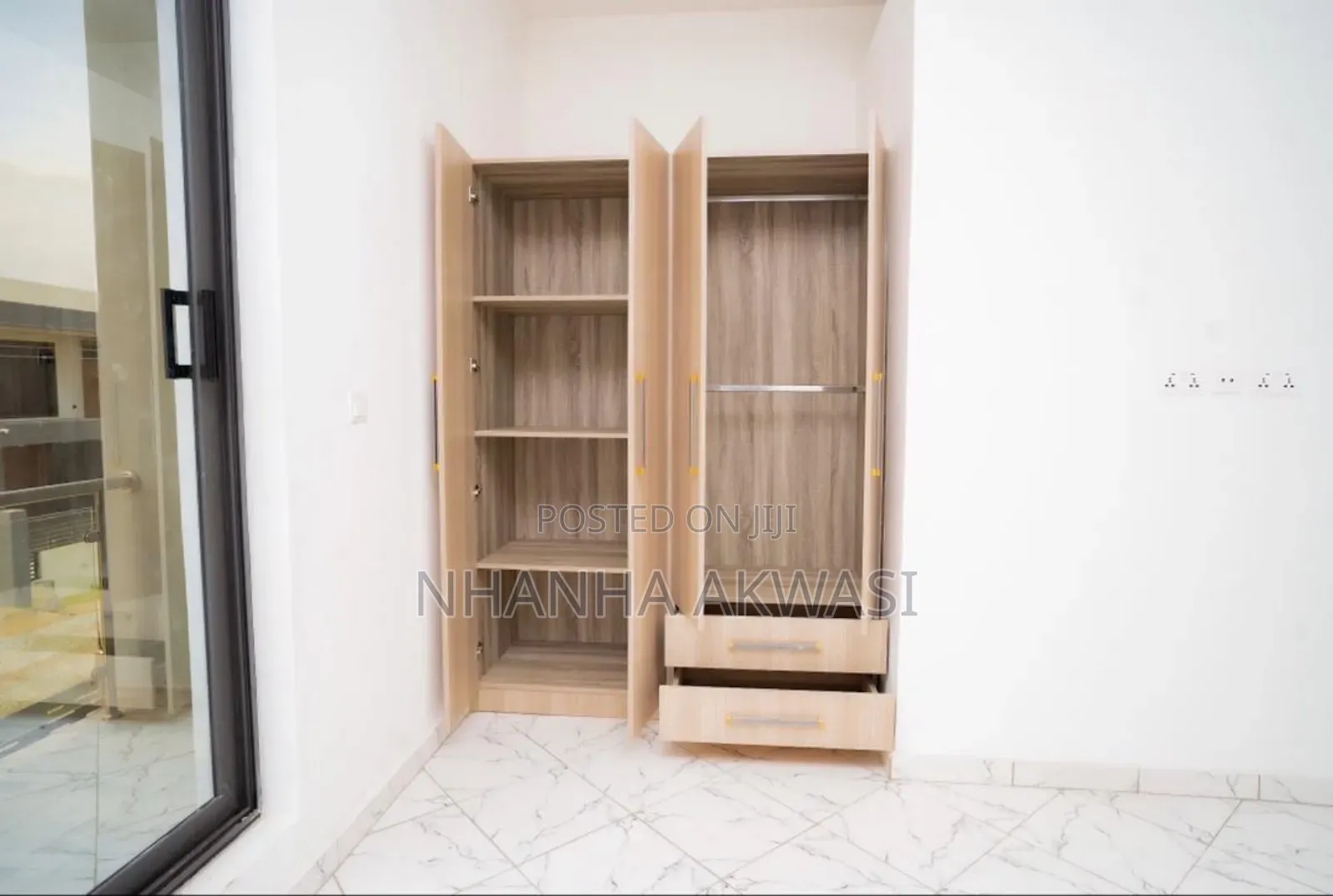 4bdrm House in Community 14, Tema Metropolitan for sale