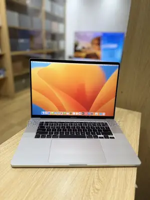 Laptop Apple MacBook Pro 2019 16GB Intel Core i7 SSD 512GB