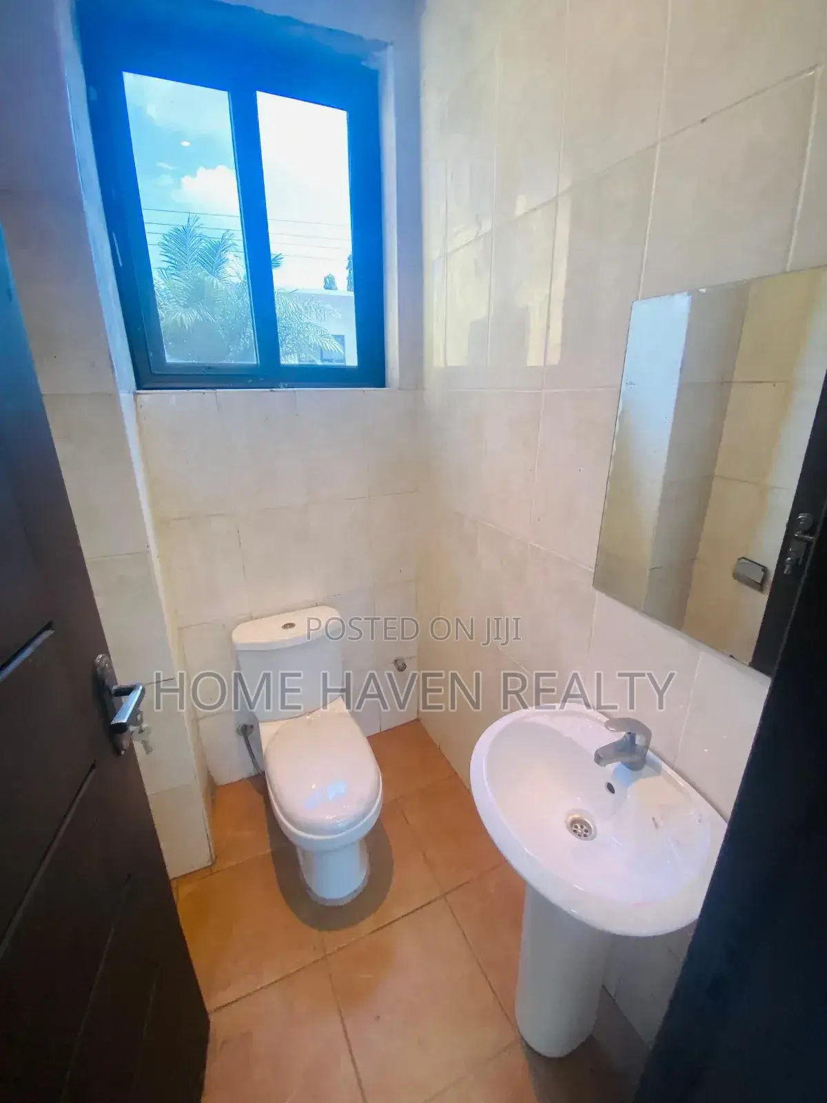 7 Office Rooms House for Rent in Kanda Estate
