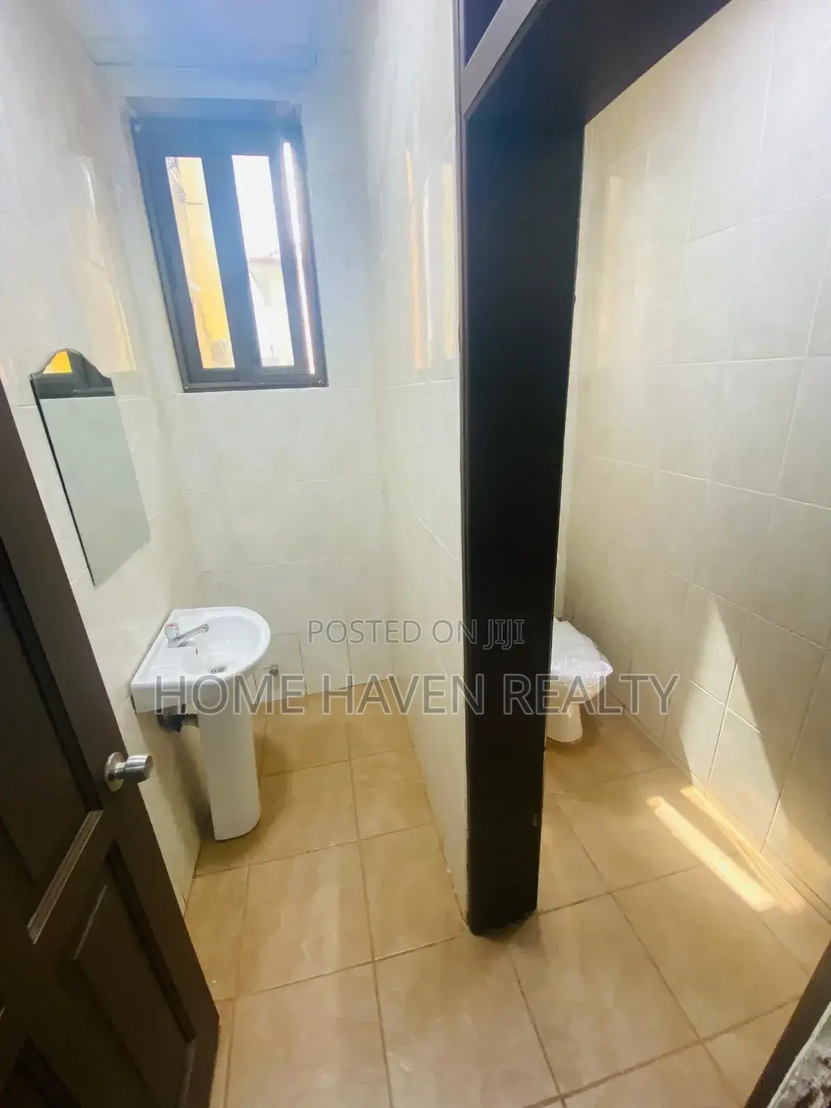 7 Office Rooms House for Rent in Kanda Estate
