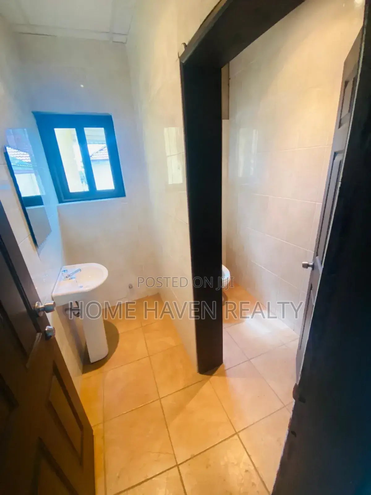 7 Office Rooms House for Rent in Kanda Estate