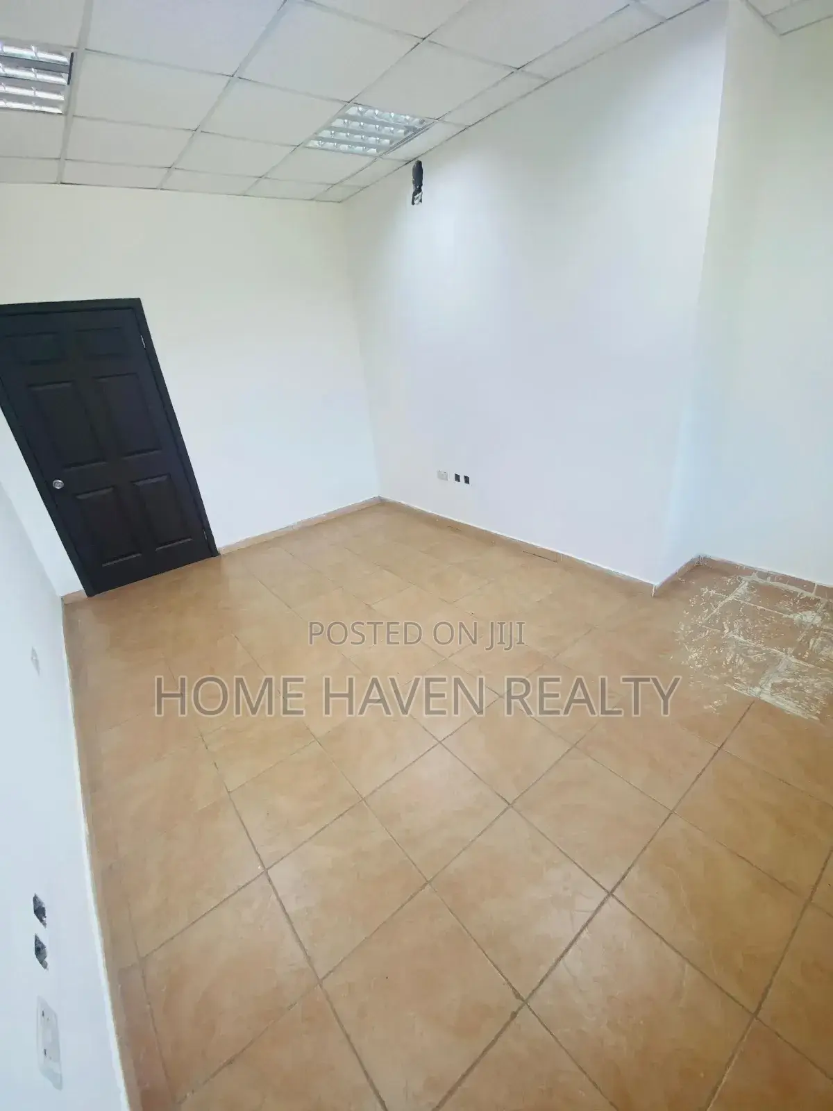 7 Office Rooms House for Rent in Kanda Estate