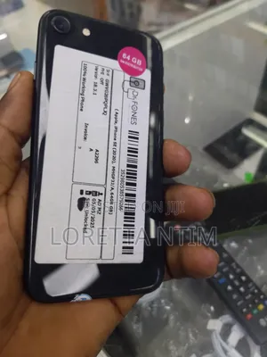 Apple iPhone SE (2020) 64 GB Black