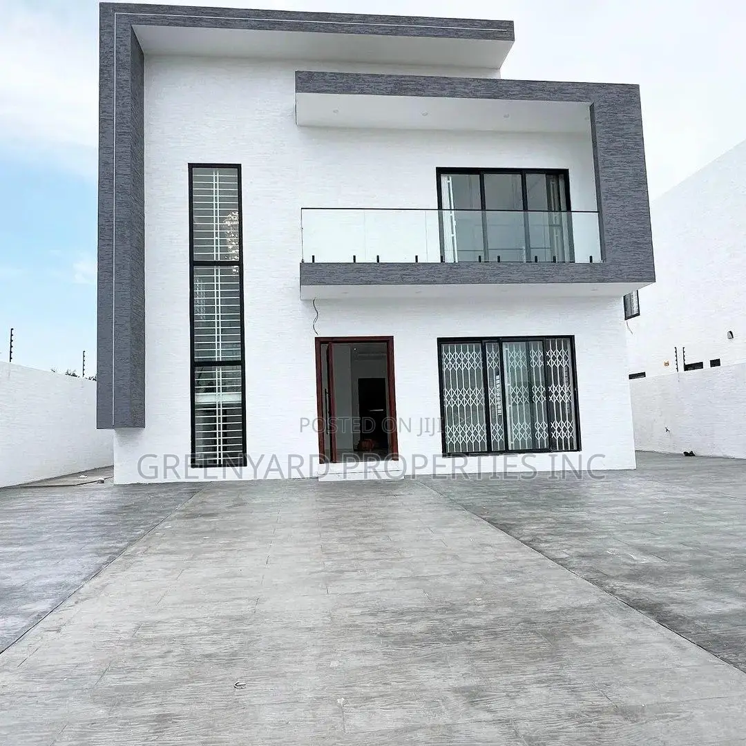 5bdrm House in Sakumono for sale