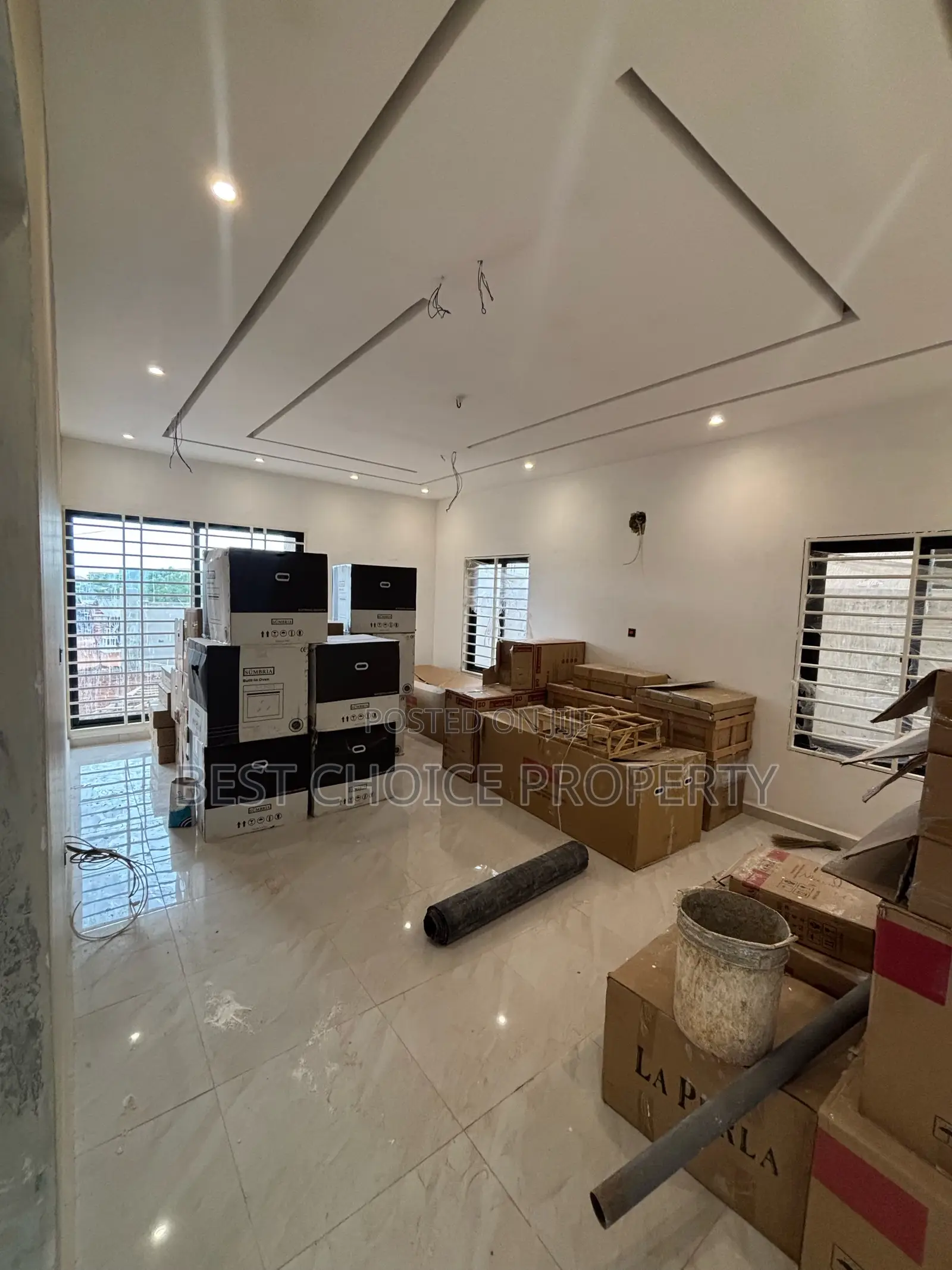 4bdrm Duplex in Lakeside Community 8, Ashaley Botwe for Sale