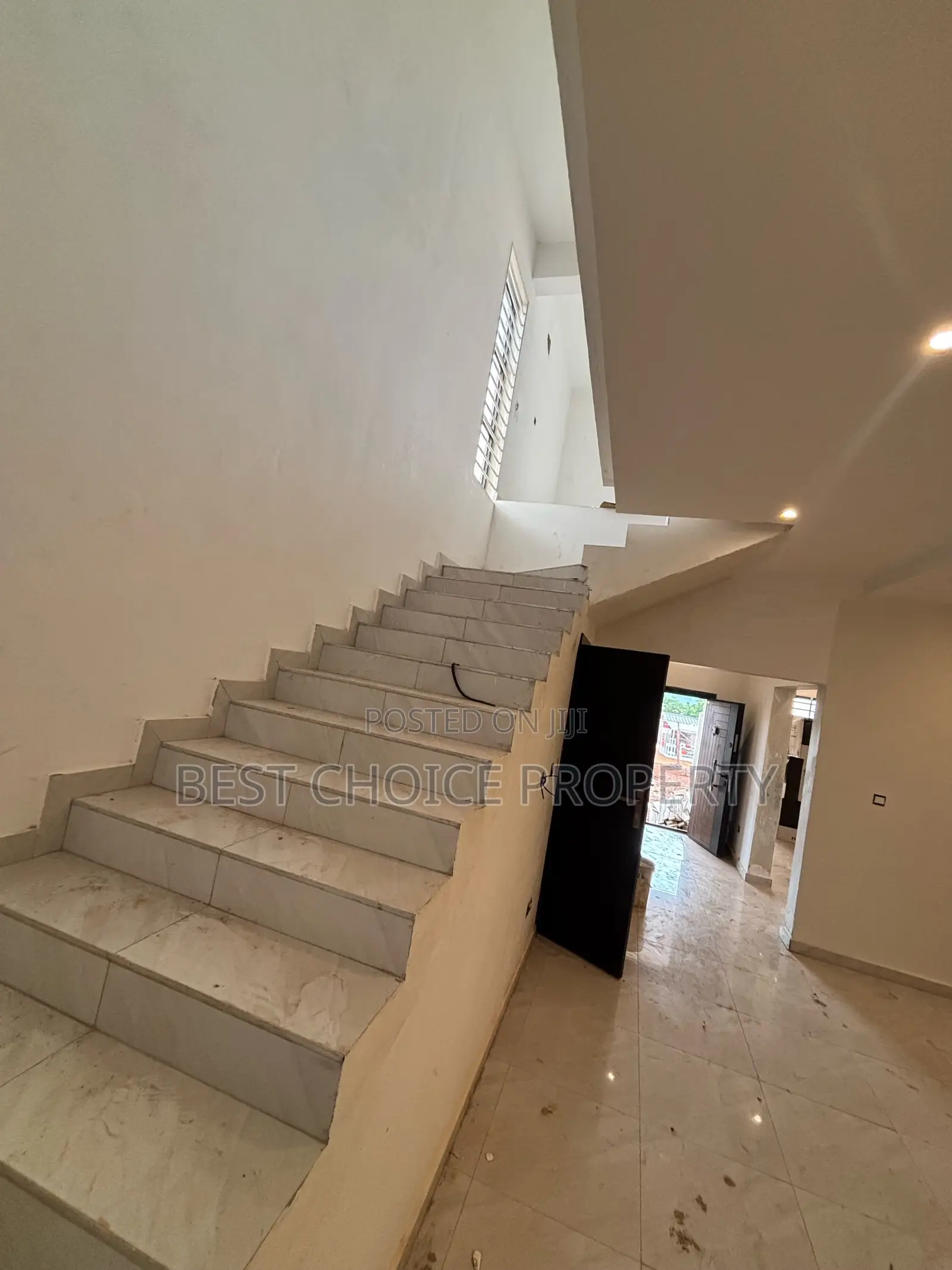 4bdrm Duplex in Lakeside Community 8, Ashaley Botwe for Sale