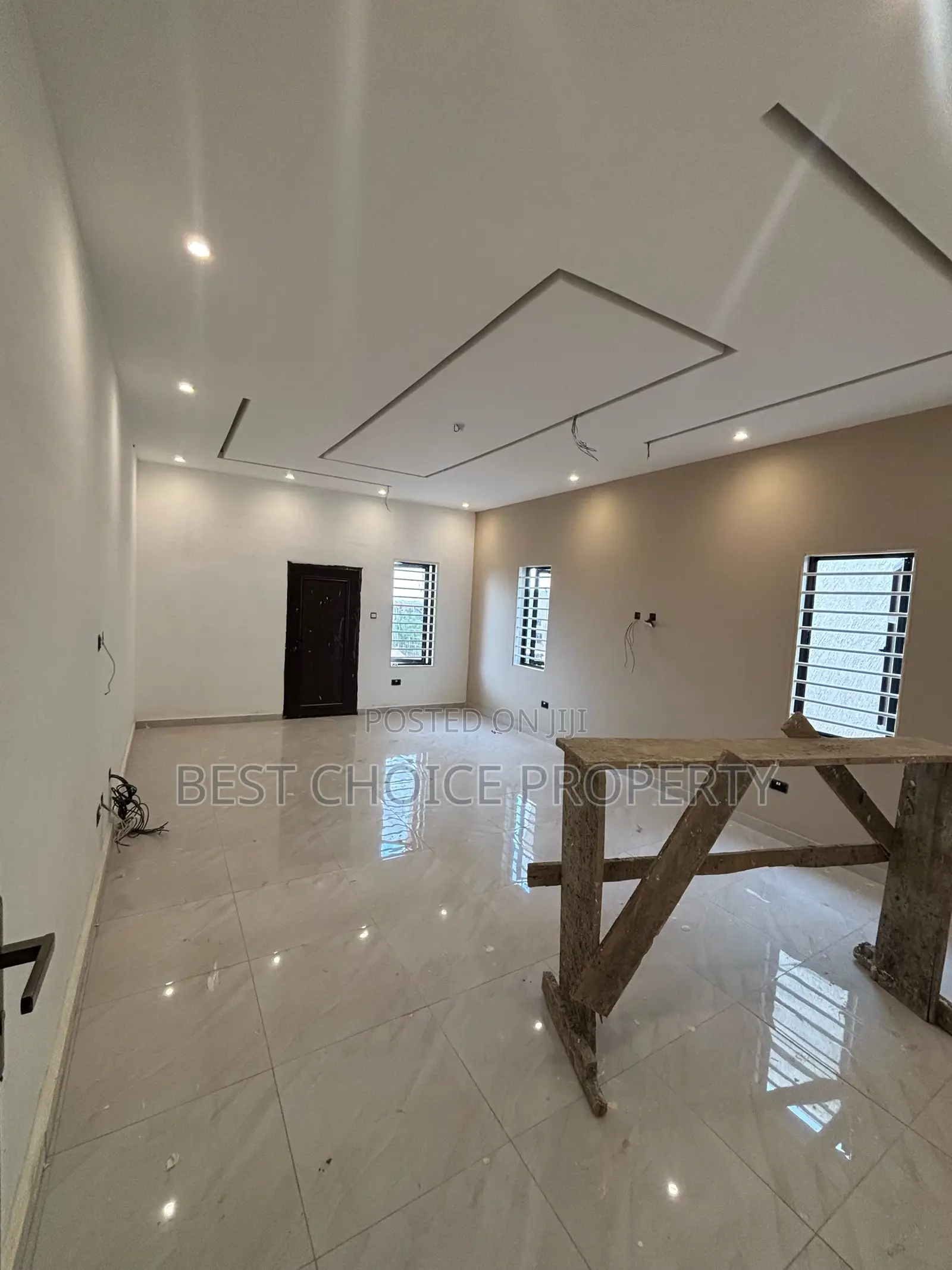 4bdrm Duplex in Lakeside Community 8, Ashaley Botwe for Sale