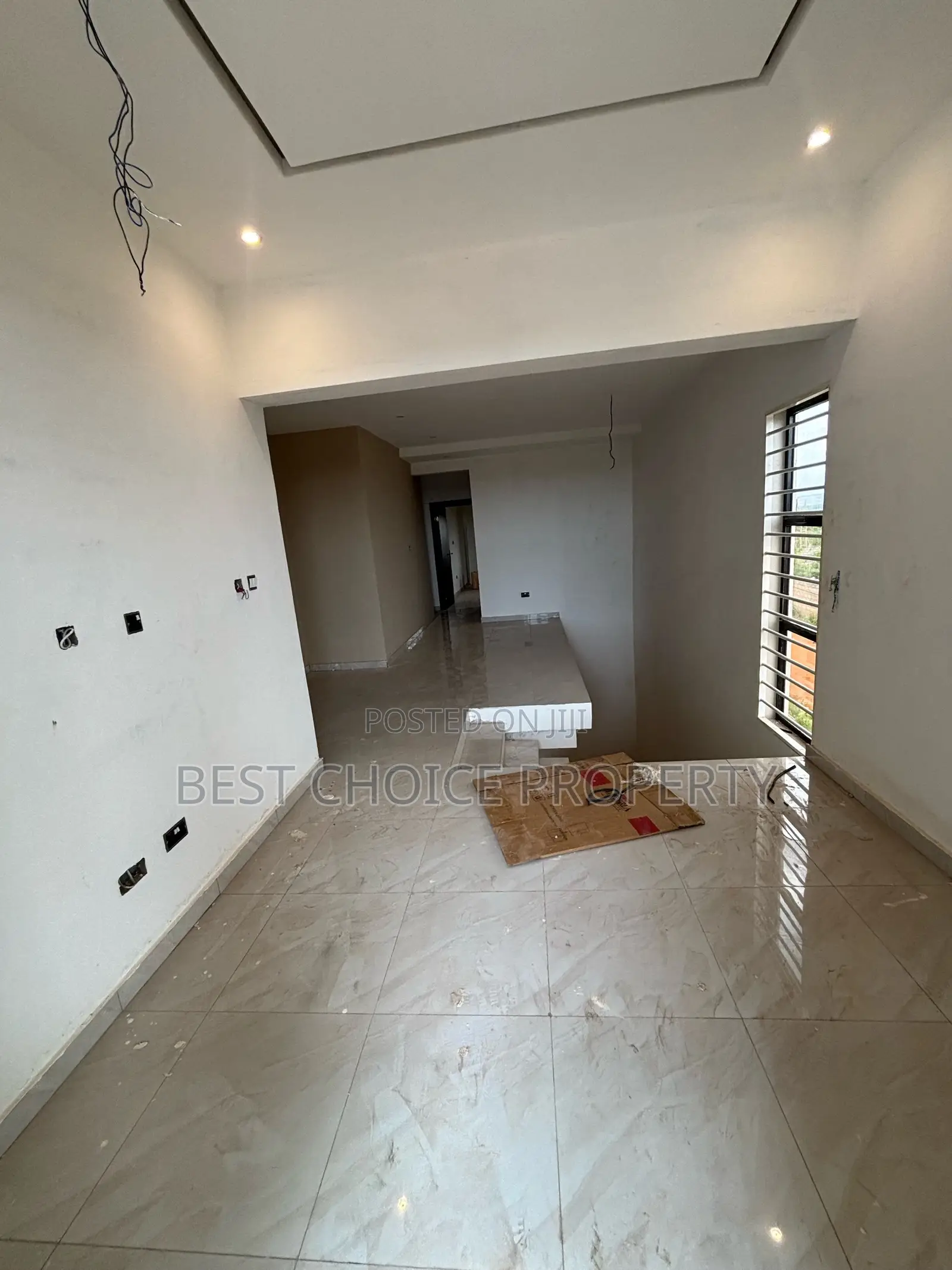 4bdrm Duplex in Lakeside Community 8, Ashaley Botwe for Sale