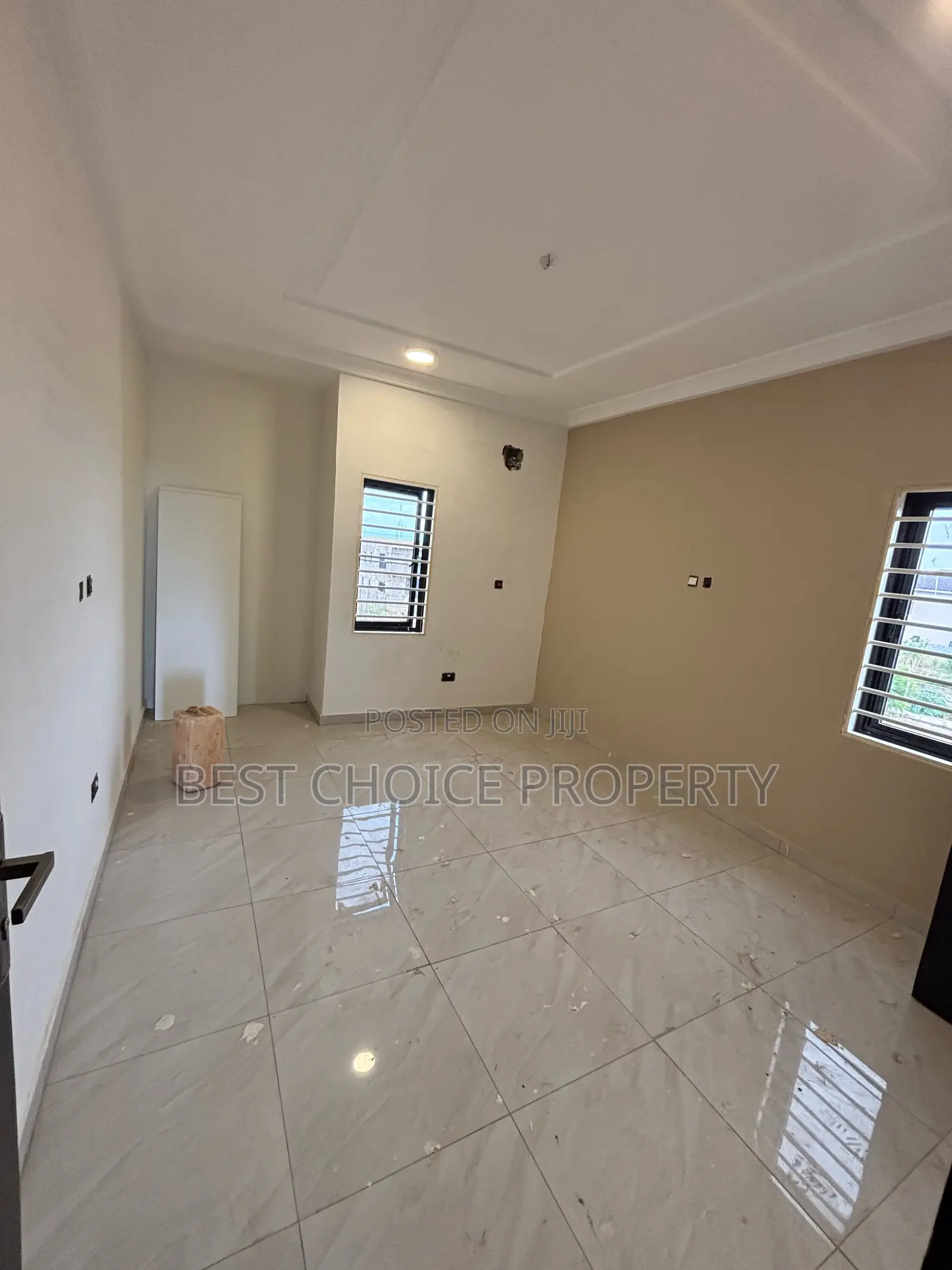 4bdrm Duplex in Lakeside Community 8, Ashaley Botwe for Sale