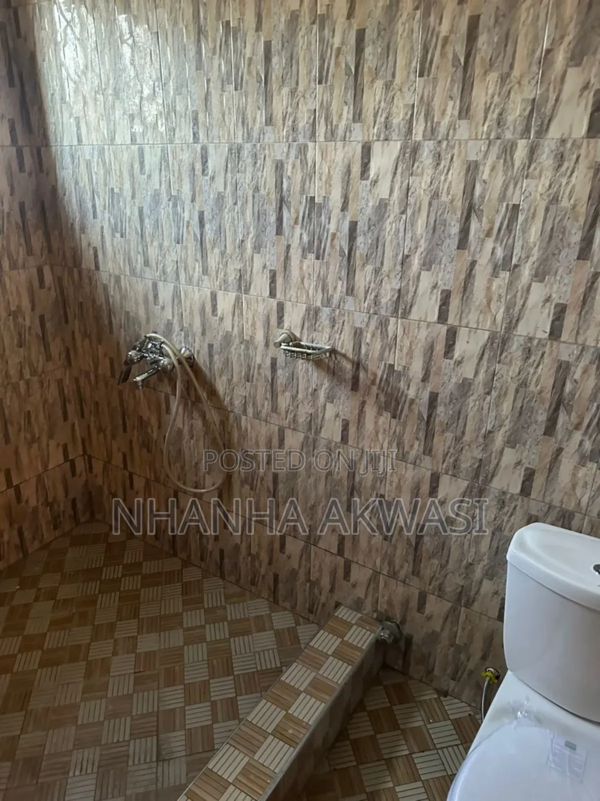 4bdrm House in Community 16, Tema Metropolitan for rent