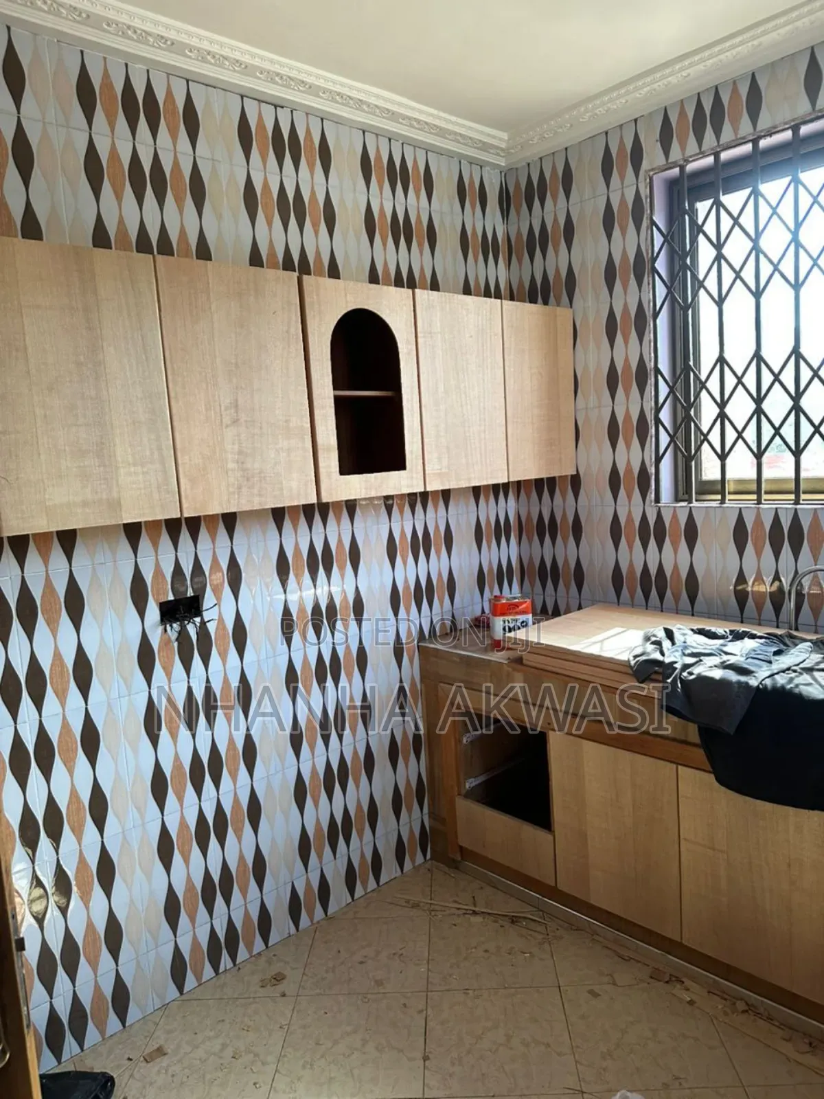 4bdrm House in Community 16, Tema Metropolitan for rent