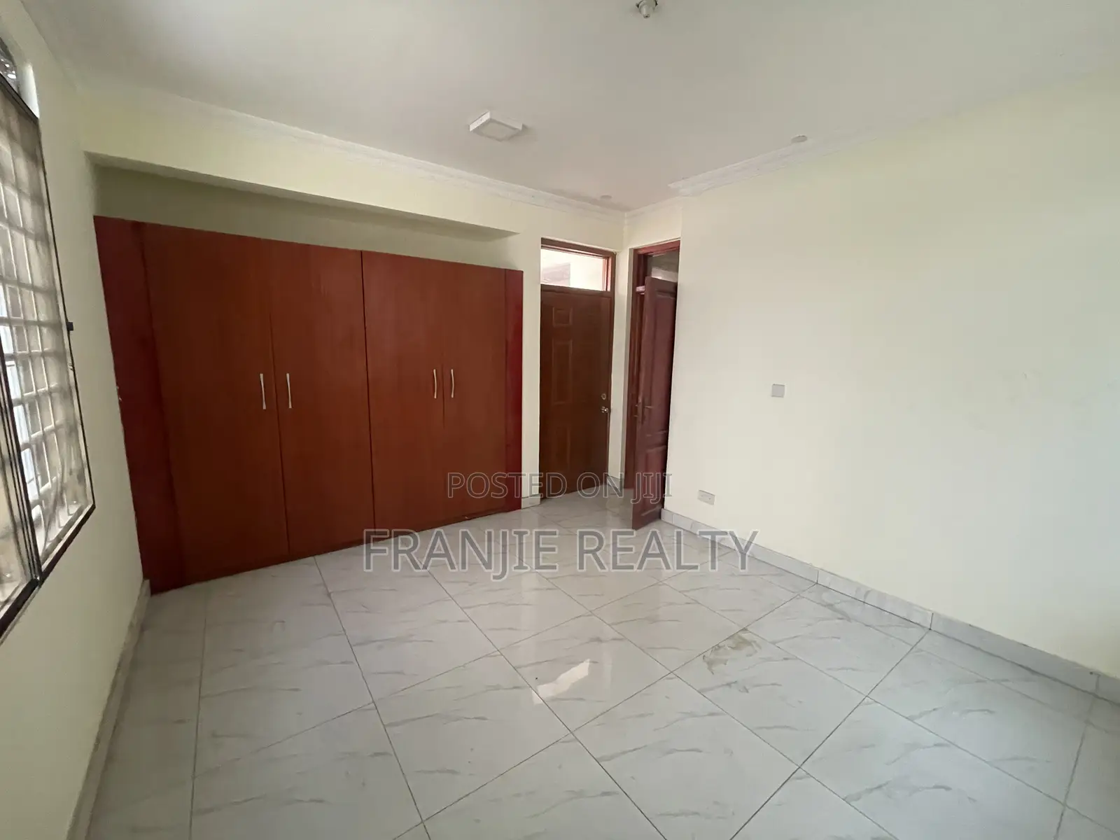 2bdrm Apartment in Toll Booth for rent