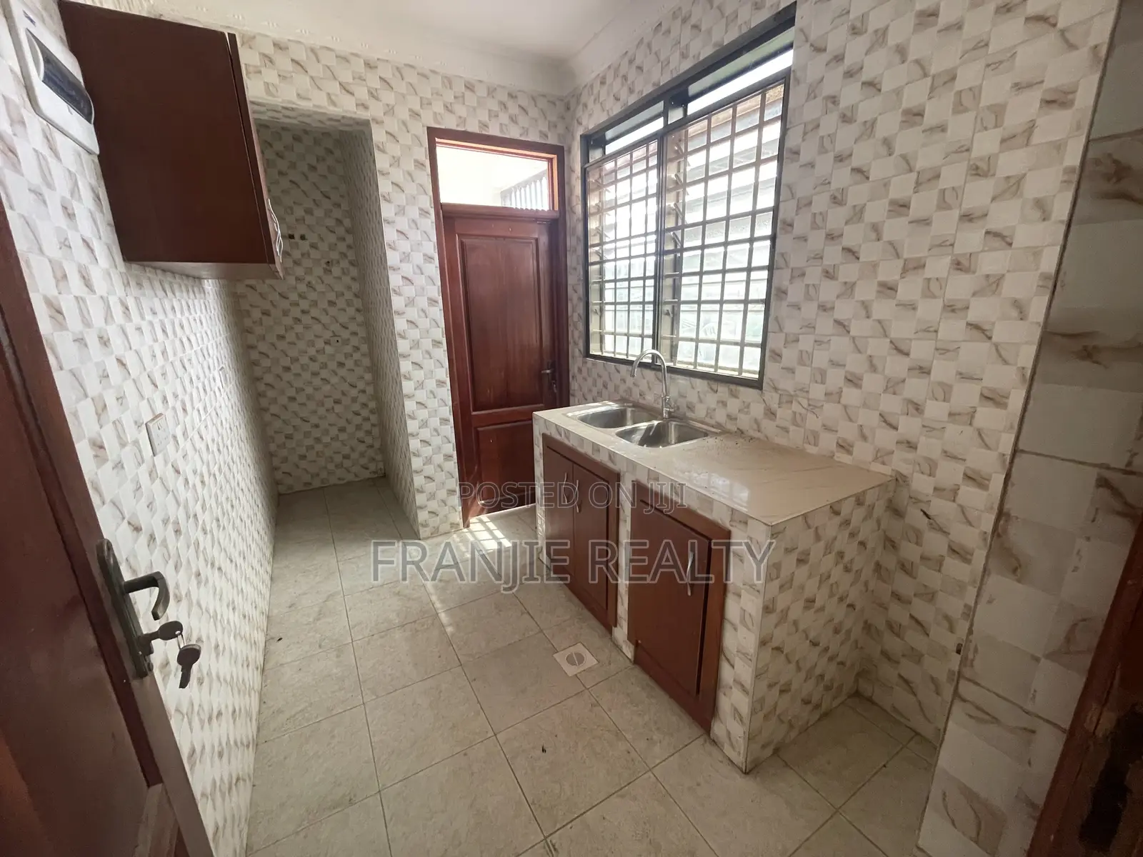 2bdrm Apartment in Toll Booth for rent