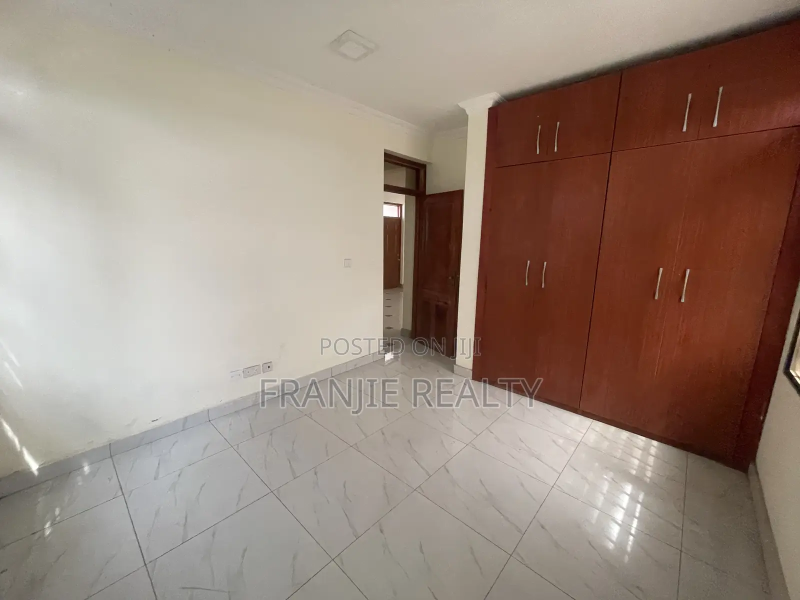 2bdrm Apartment in Toll Booth for rent