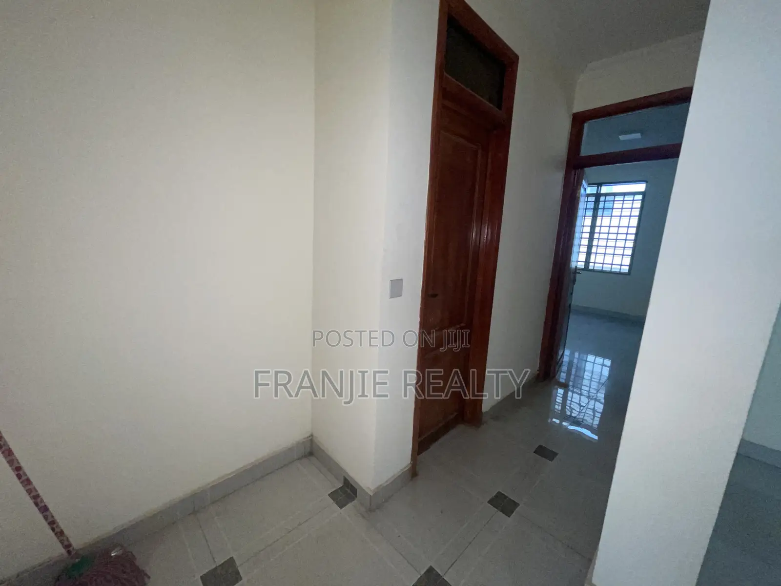 2bdrm Apartment in Toll Booth for rent