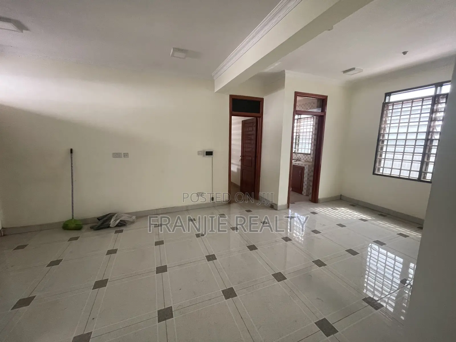 2bdrm Apartment in Toll Booth for rent