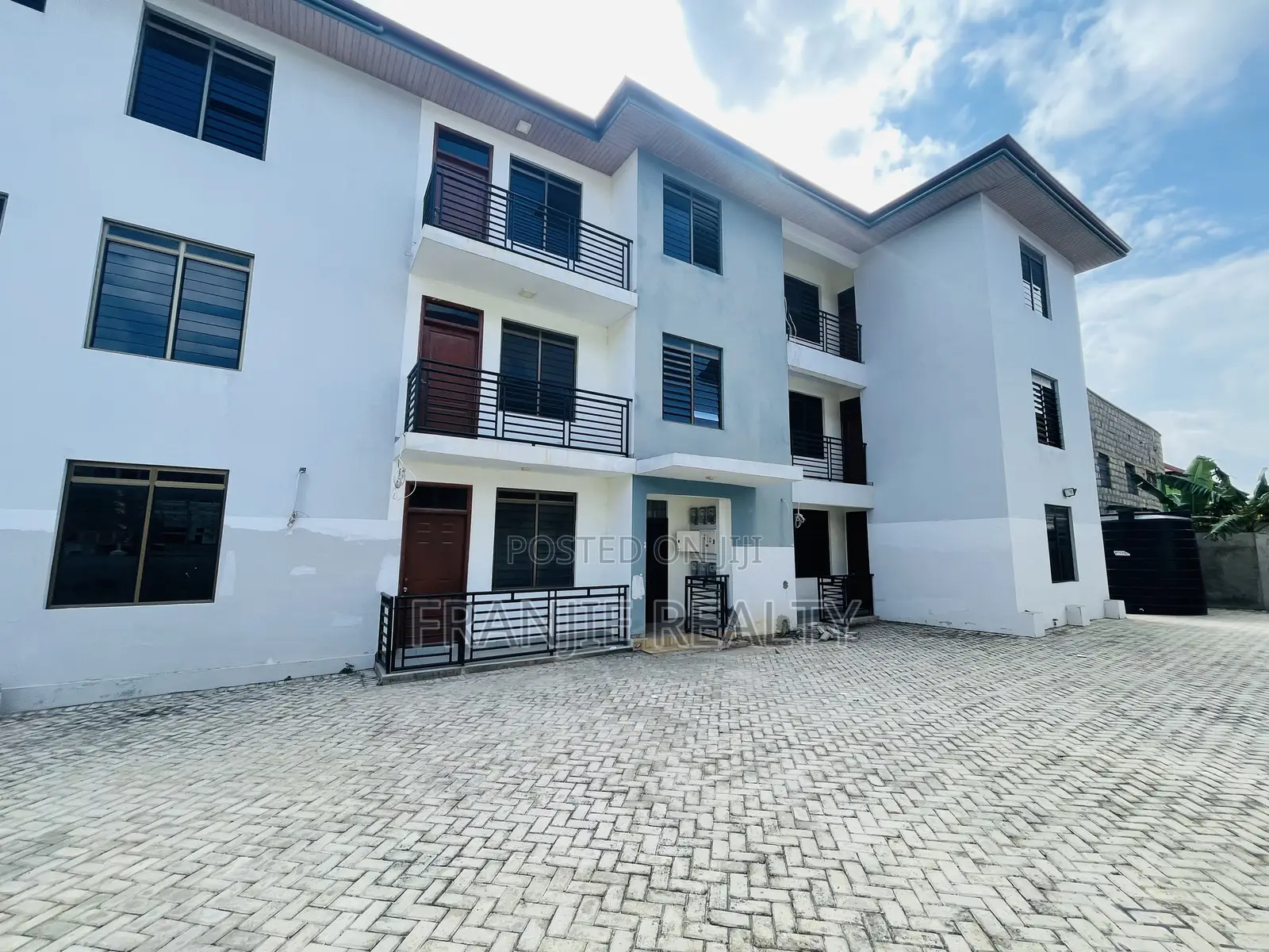 2bdrm Apartment in Toll Booth for rent