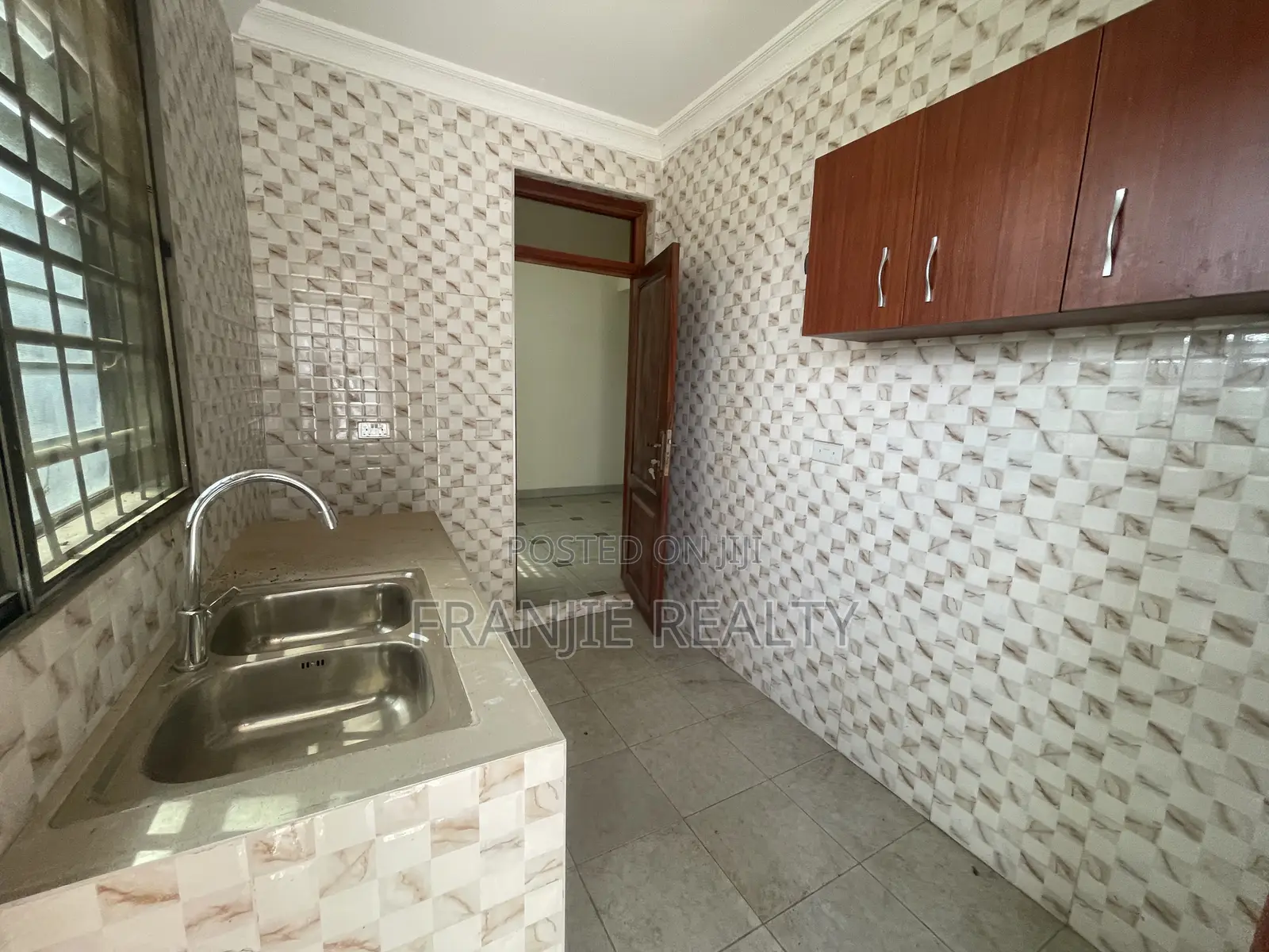 2bdrm Apartment in Toll Booth for rent