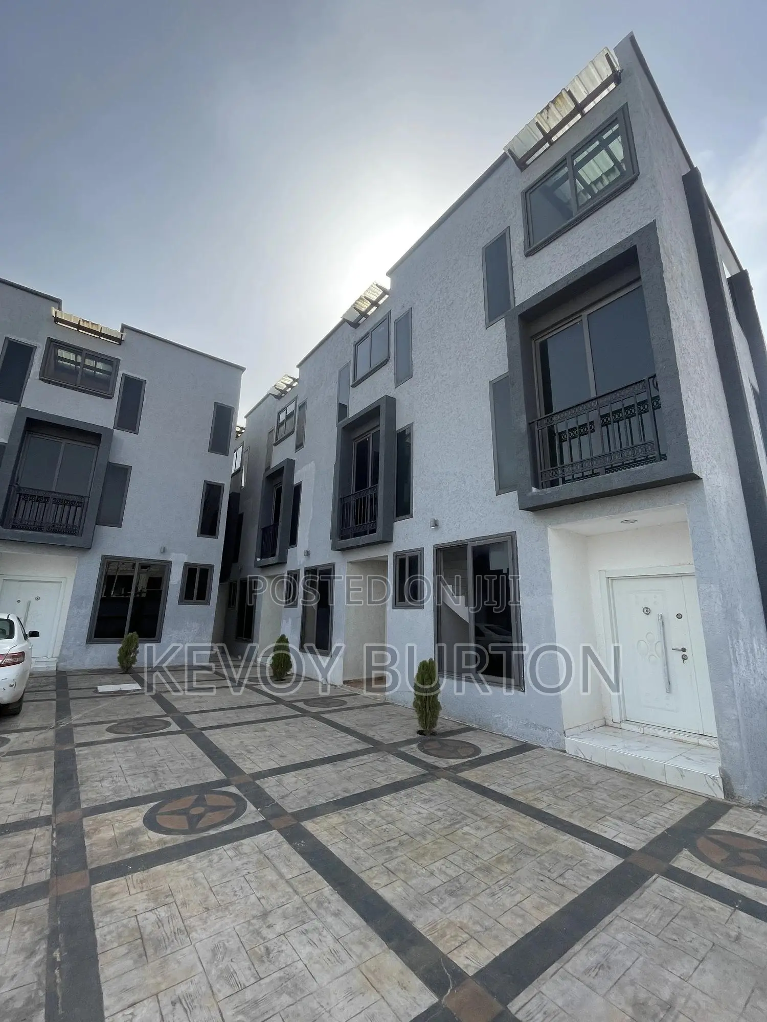 Furnished 2bdrm Condo in Icon Villas, School Junction for rent