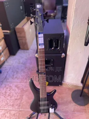 Soundgear By Ibanez All Black Active 5strings Bass Guitar