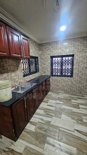 3bdrm Apartment in Klagon, Tema Metropolitan for rent