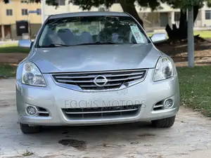 Nissan Altima 2010 White