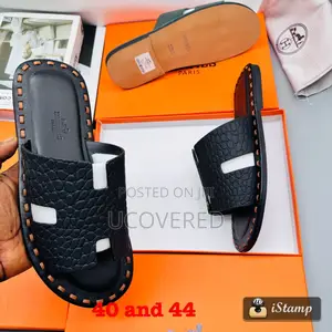 Hermes Men’S Leather Open Toe Crocodile Pattern Slippers