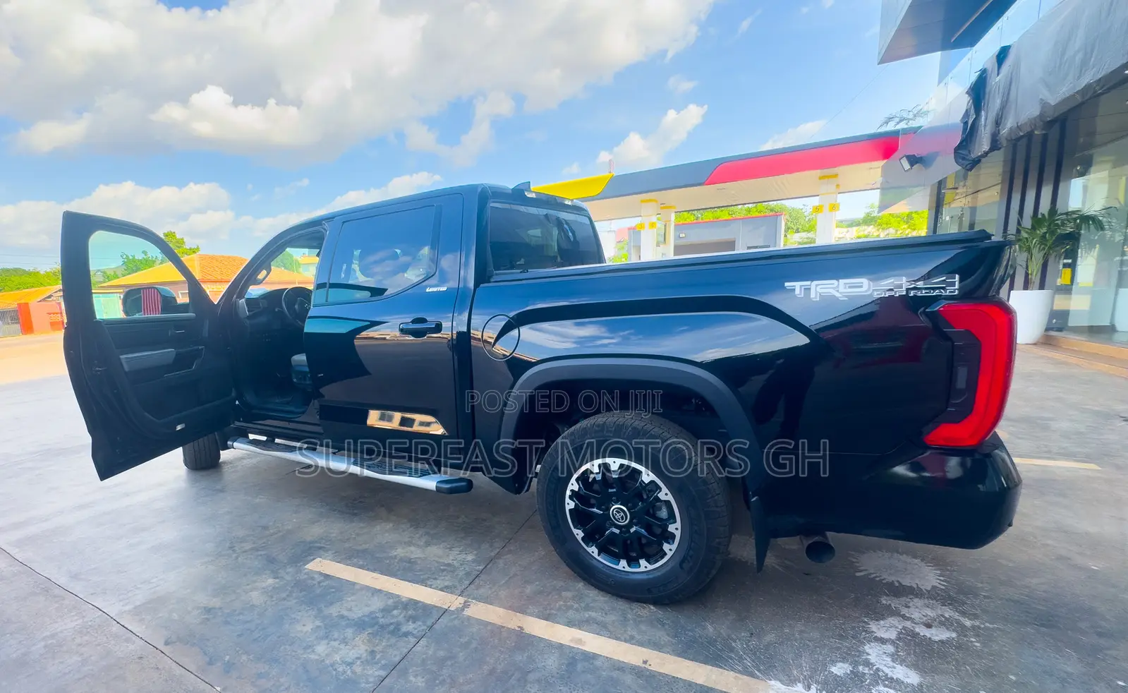 Toyota Tundra Limited CrewMax 5.5' Bed 2024 Black