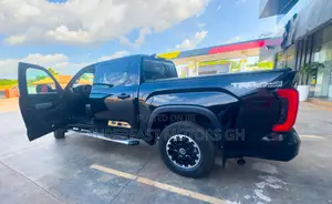 Toyota Tundra Limited CrewMax 5.5' Bed 2024 Black