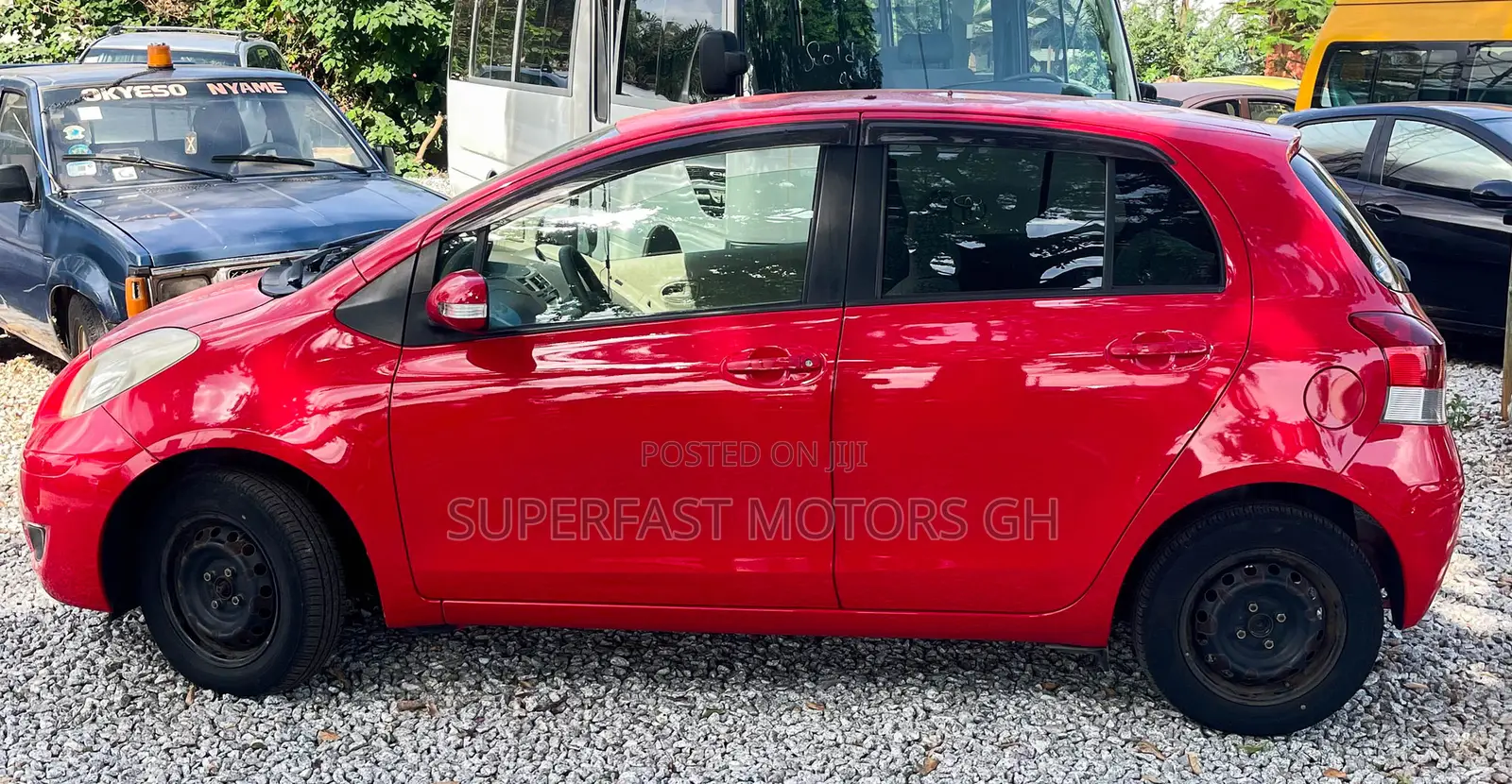 Toyota Vitz 1.3 AWD 3dr 2010 Red