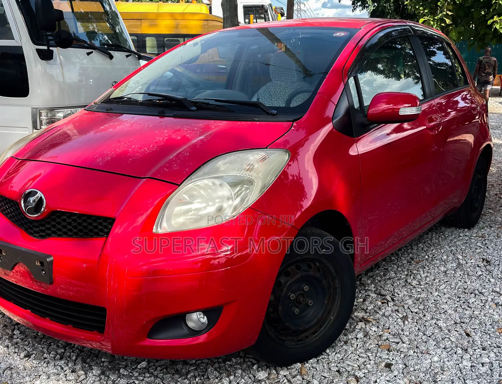 Toyota Vitz 1.3 AWD 3dr 2010 Red