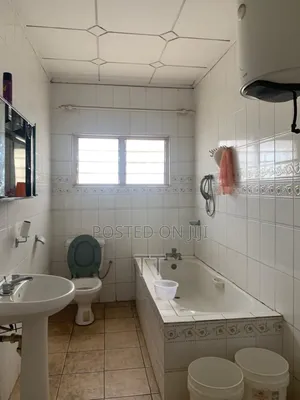 3bdrm House in Spintex Baatsona for rent