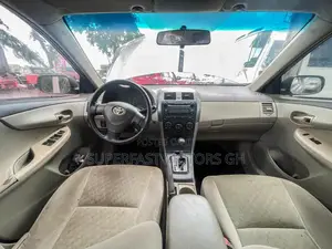 Toyota Corolla LE 4dr Sedan (1.8L 4cyl 4A) 2010 Beige