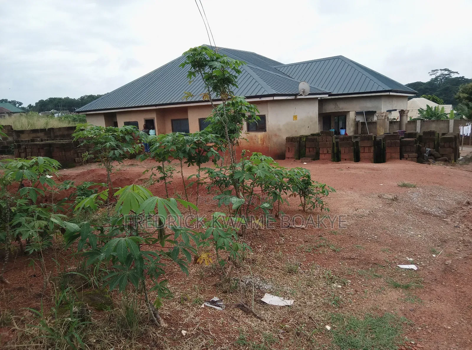 6bdrm House in Brother K Estate, Kumasi Metropolitan for sale