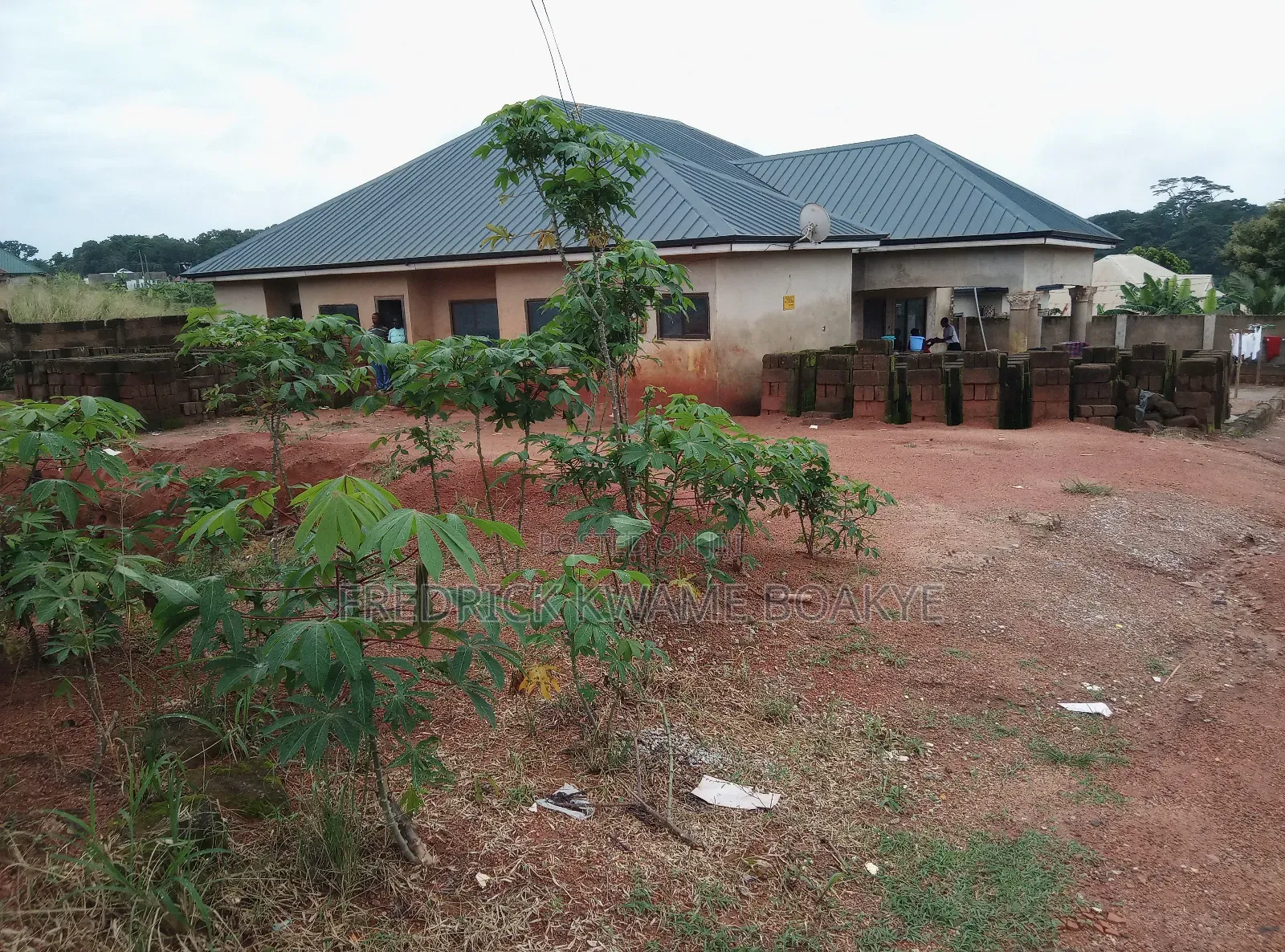 6bdrm House in Brother K Estate, Kumasi Metropolitan for sale