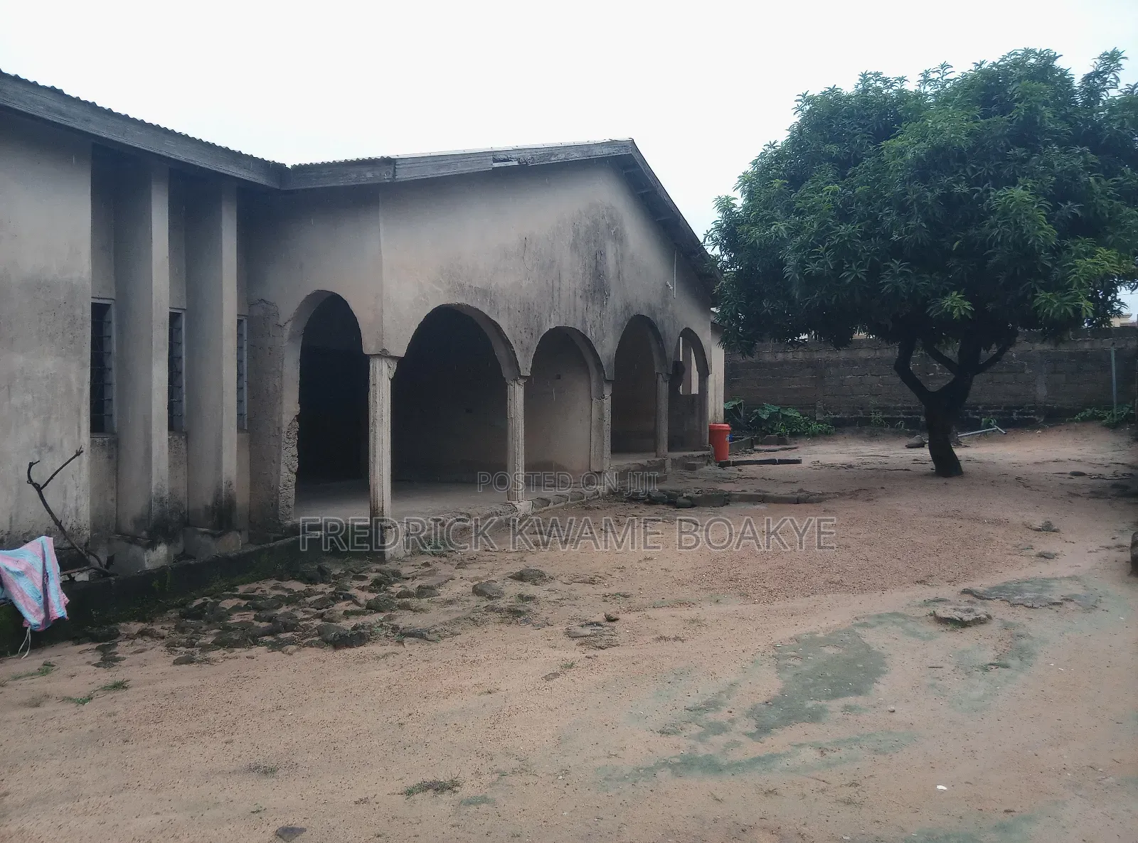 6bdrm House in Brother K Estate, Kumasi Metropolitan for sale