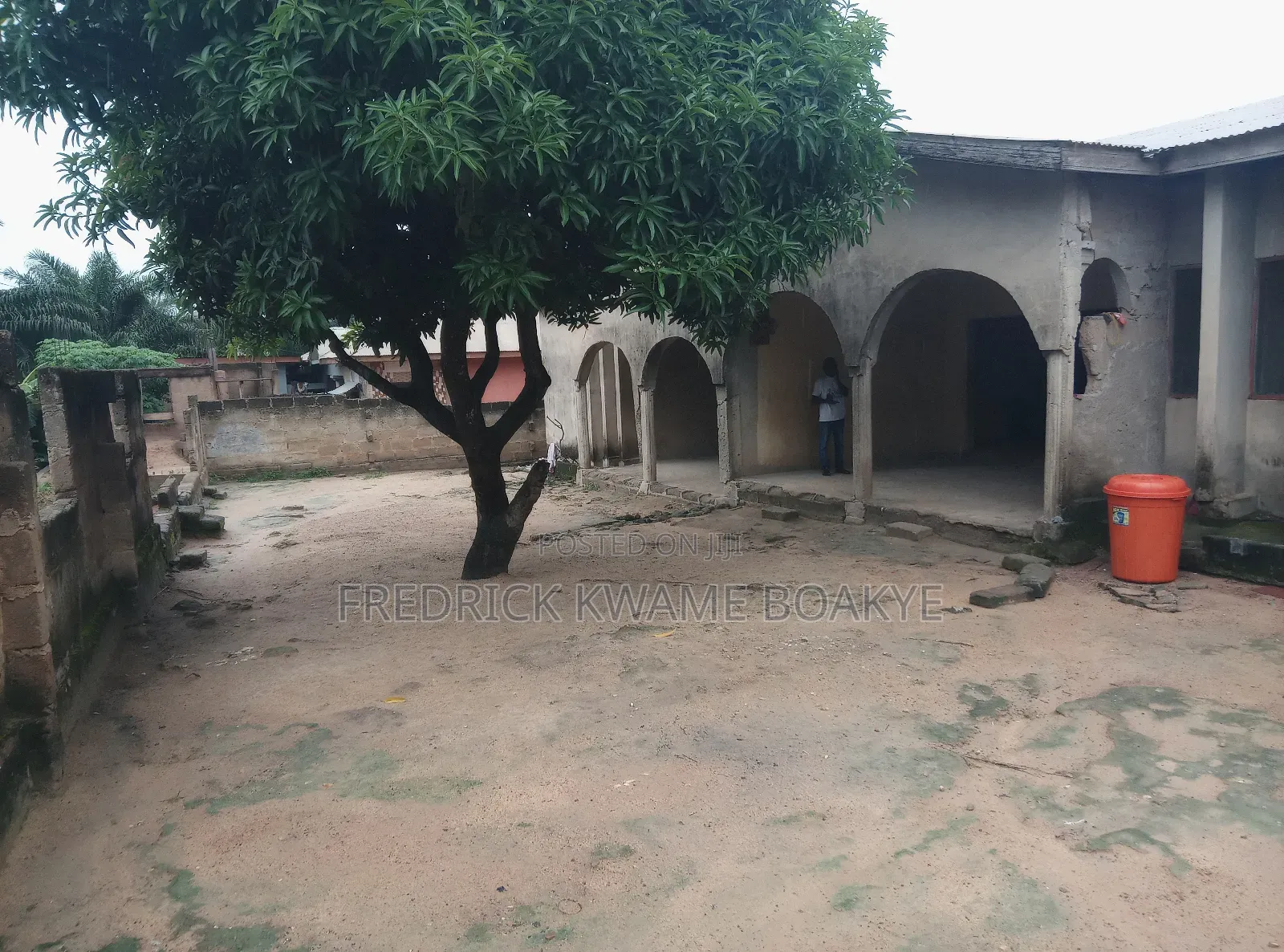 6bdrm House in Brother K Estate, Kumasi Metropolitan for sale