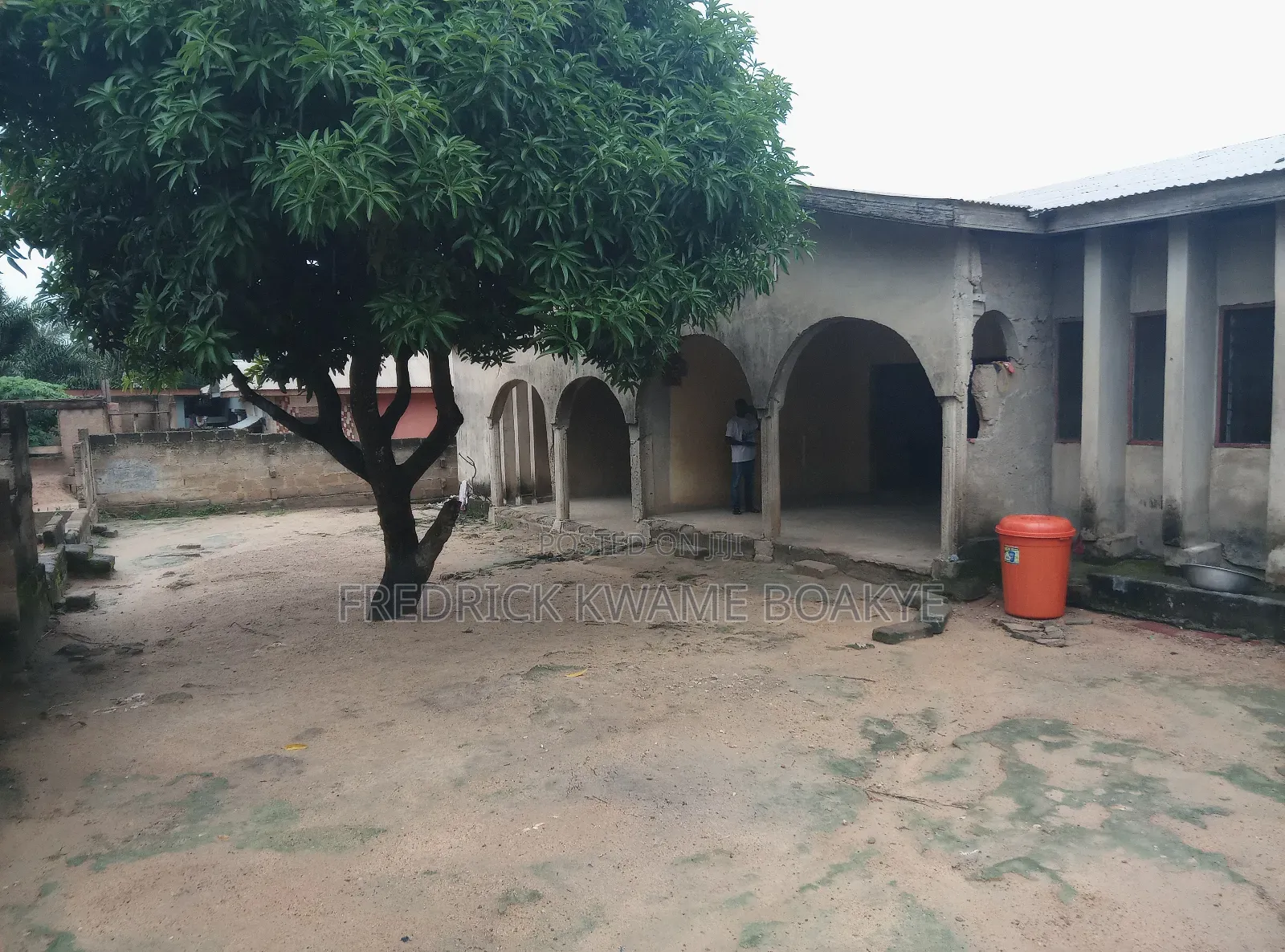 6bdrm House in Brother K Estate, Kumasi Metropolitan for sale