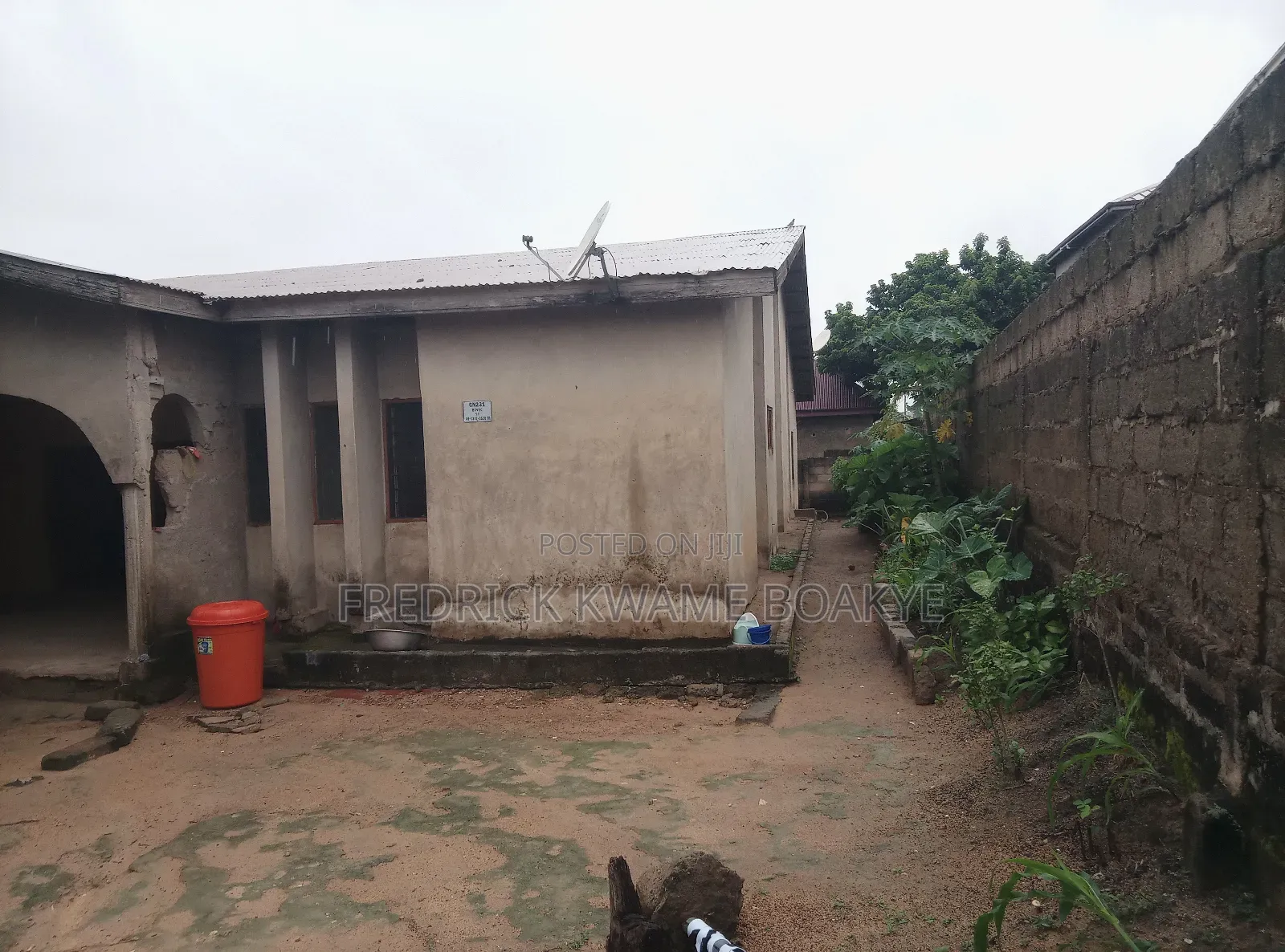6bdrm House in Brother K Estate, Kumasi Metropolitan for sale