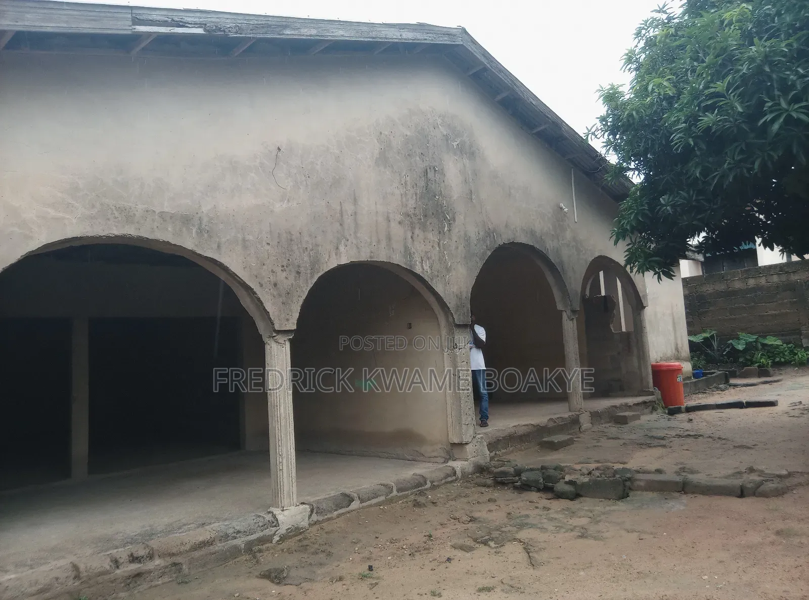6bdrm House in Brother K Estate, Kumasi Metropolitan for sale