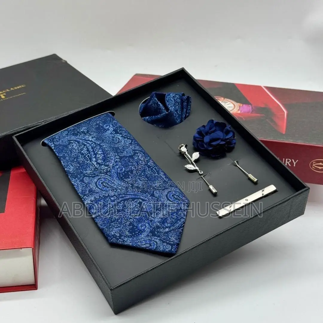 Elegant Paisley Accessory Set