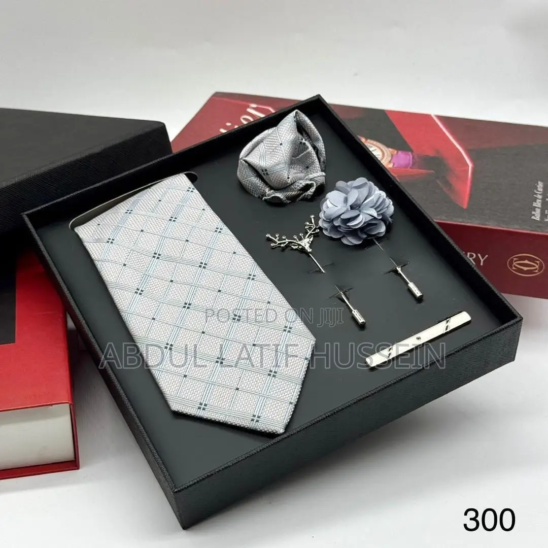 Elegant Paisley Accessory Set