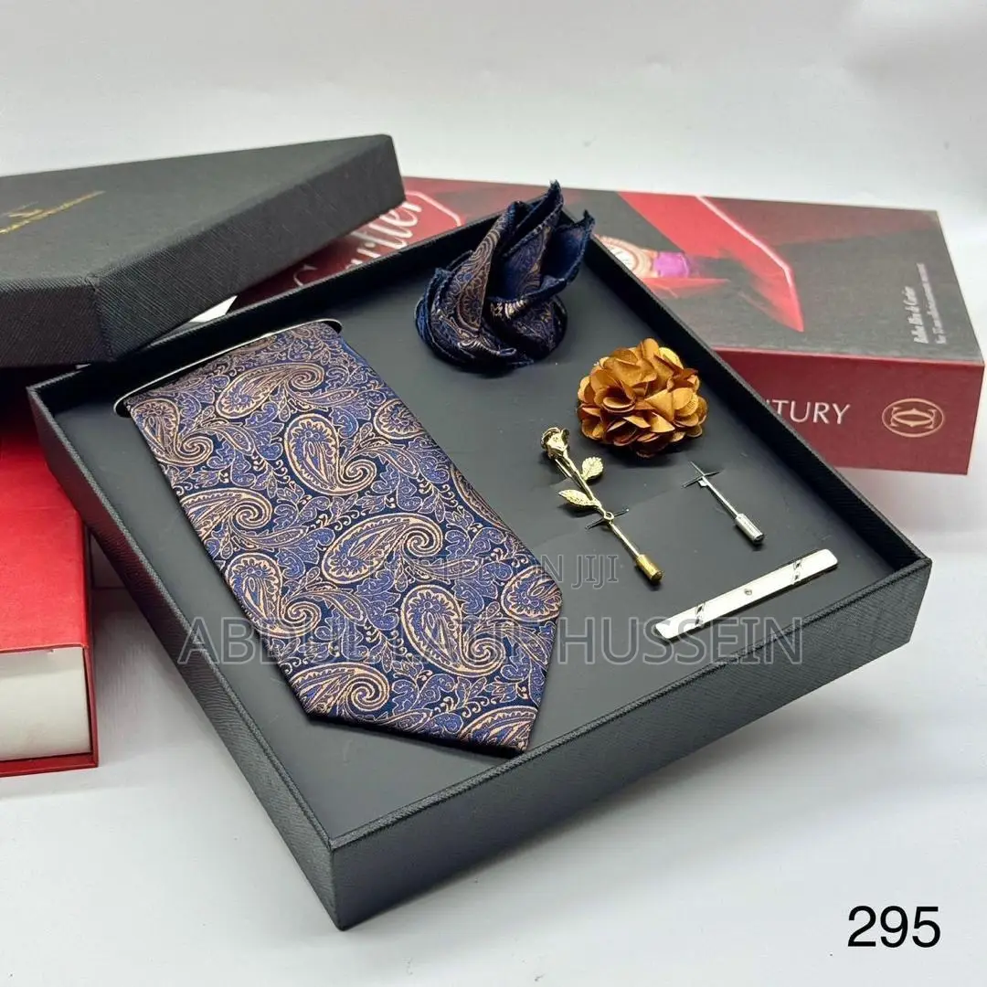 Elegant Paisley Accessory Set