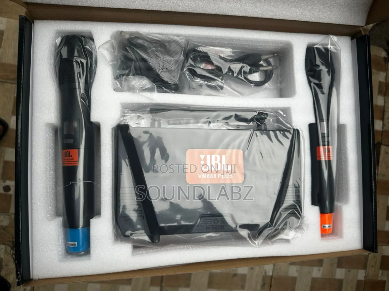 Jbl Vm888 Plus 2-in-1 Wireless Microphone