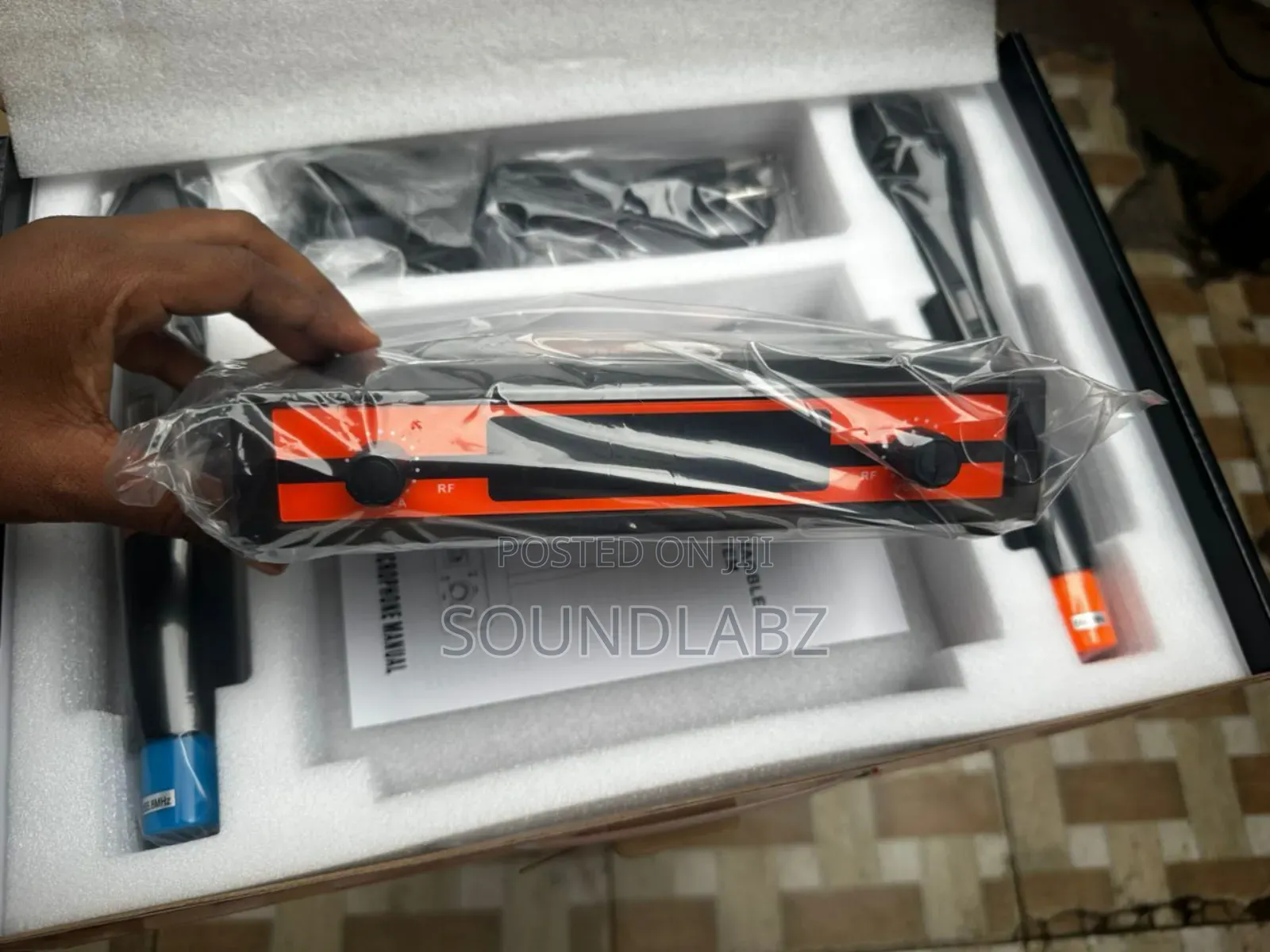 Jbl Vm888 Plus 2-in-1 Wireless Microphone