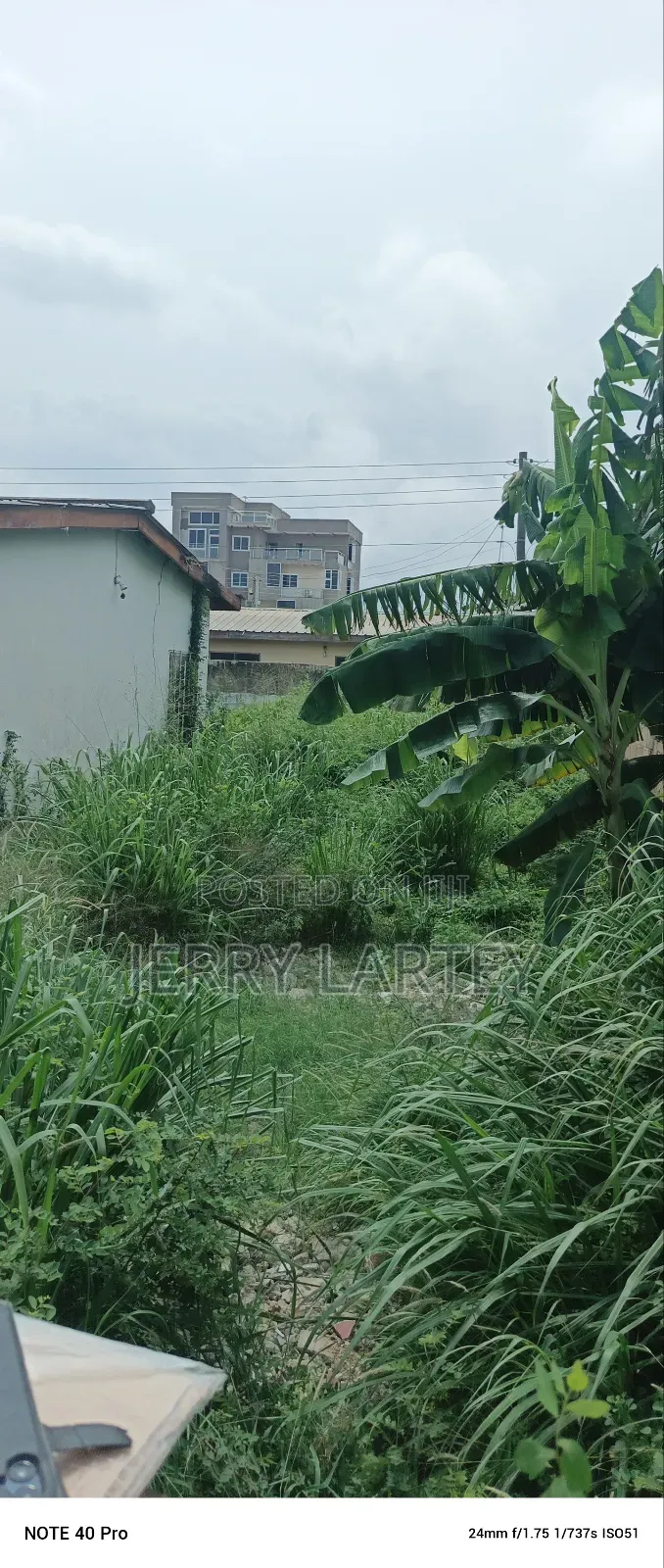 5bdrm Apartment in Dansoman for sale
